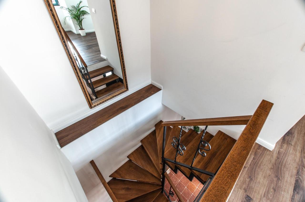 Entire House In The Center Of Ljubljana - Free Parking - Dragon Garden Pavilion 류블랴나 외부 사진